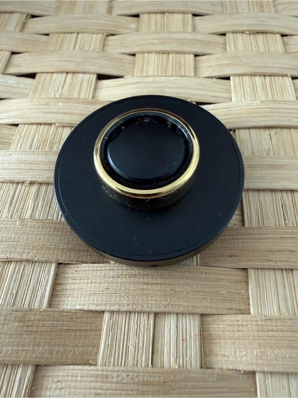 Oura Gen3 Horizon Gold US9 READ DESCRIPTION charging port only, no cable